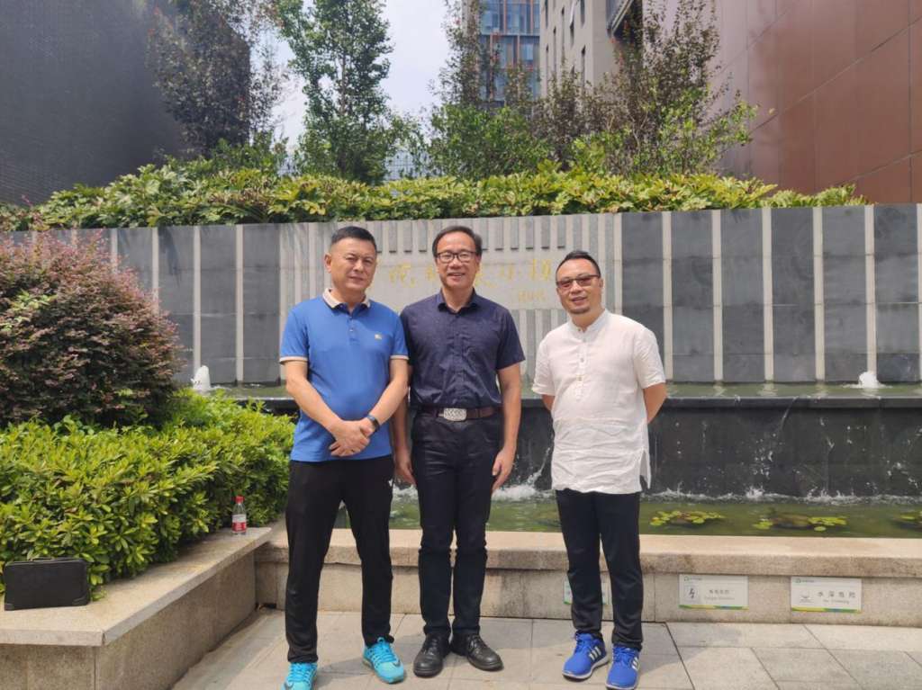 器总裁何少杰,全经联全经联养老产业委员会副主任,微医投资合伙人彭涛